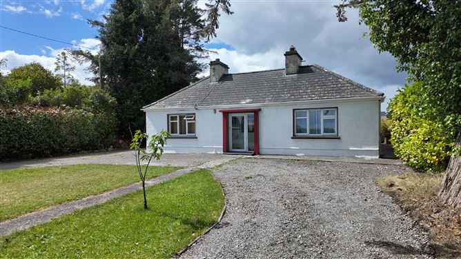 Moores Cottage, The Demesne, Frenchpark, Roscommon