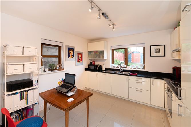 10 Monfield, Rochestown, Cork
