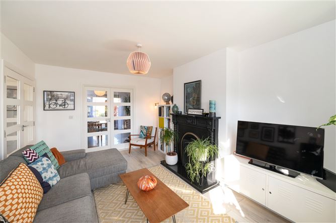 10 Monfield, Rochestown, Cork