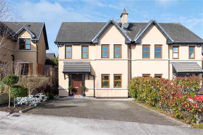 10 Monfield, Rochestown, Cork