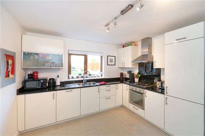 10 Monfield, Rochestown, Cork