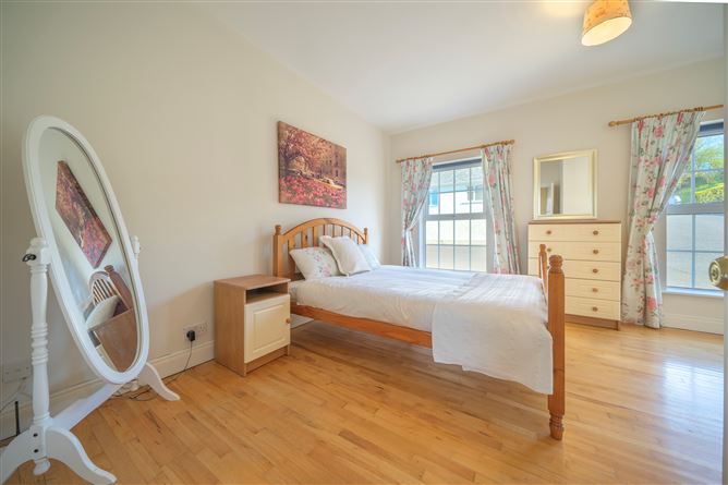 Wood View House, Ballydawley, Dunderrow, Kinsale, Cork