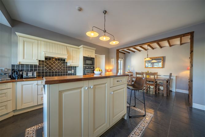 Wood View House, Ballydawley, Dunderrow, Kinsale, Cork