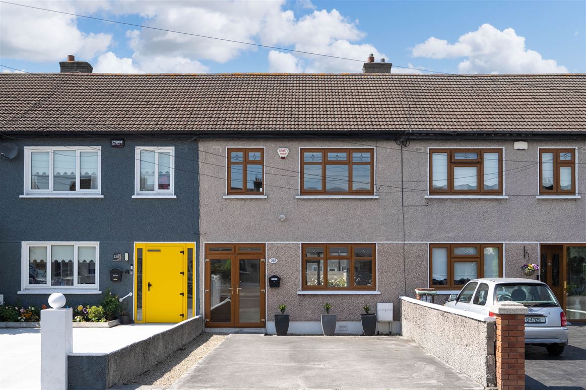 218 Saint James's Road, Greenhills, Dublin 12, Co. Dublin