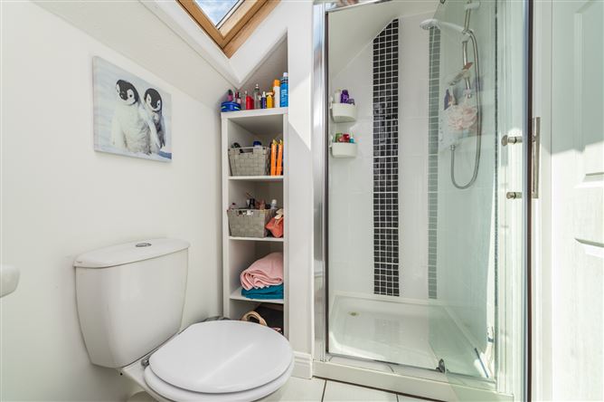 https://photos-a.propertyimages.ie/media/9/3/6/5013639/c5ffb5b4-a10a-4509-9828-a015f7e49003_l.jpg