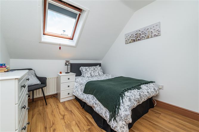 https://photos-a.propertyimages.ie/media/9/3/6/5013639/c5ffb5b4-a10a-4509-9828-a015f7e49003_l.jpg