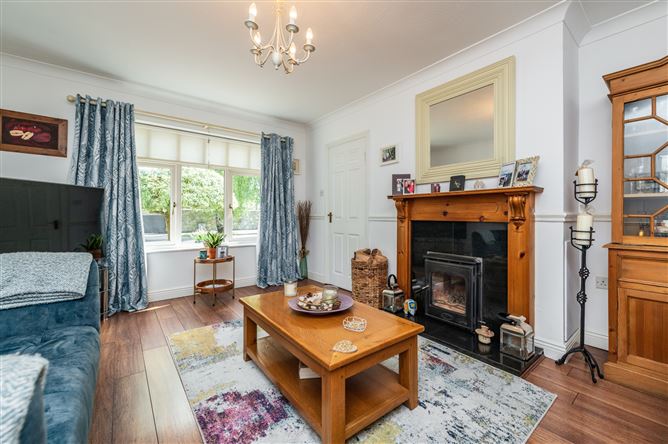 https://photos-a.propertyimages.ie/media/9/3/6/5013639/c5ffb5b4-a10a-4509-9828-a015f7e49003_l.jpg