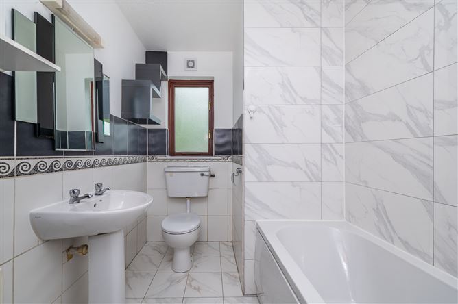 Photo 13 of 31 — 5 Alderwood Court, Naas, Co. Kildare