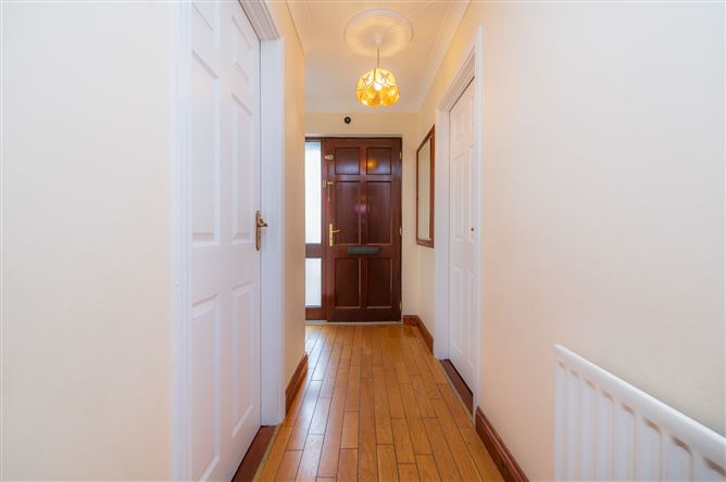 https://photos-a.propertyimages.ie/media/9/3/6/5021639/eea54f94-2447-4acf-8d8c-fc6bf879ee8a_l.jpg
