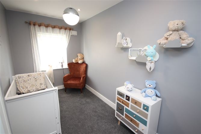 13 Shackleton Glen, Lucan, Dublin