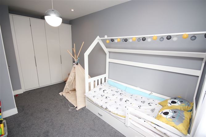 13 Shackleton Glen, Lucan, Dublin