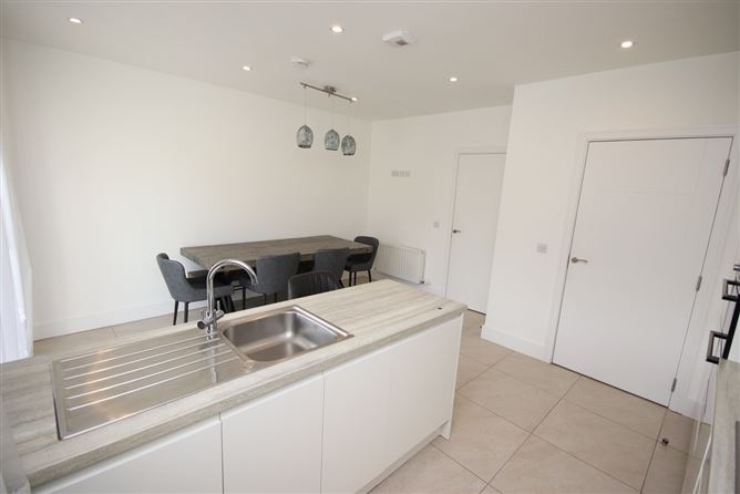 13 Shackleton Glen, Lucan, Dublin