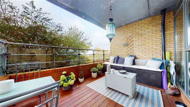 107 East Courtyard, Tullyvale, Cabinteely, Dublin 18