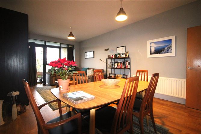 107 East Courtyard, Tullyvale, Cabinteely, Dublin 18