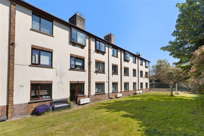 Photo 10 of 14 — 24 Killiney Court, Seafield Road, Killiney, Co. Dublin