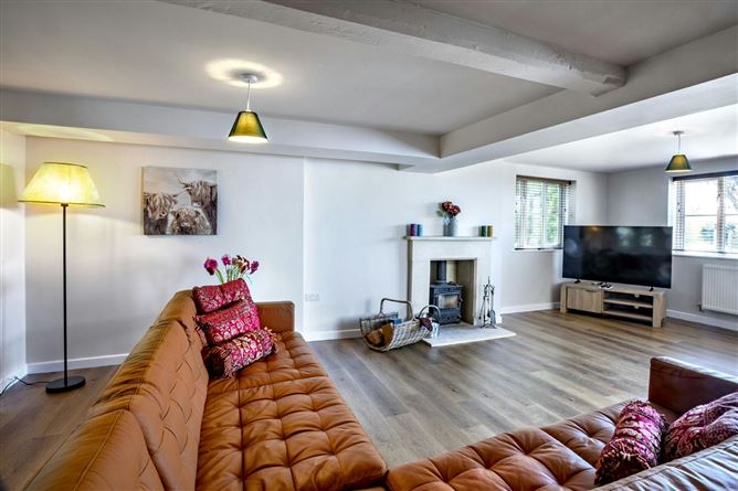Seend Serenade,Bowerhill,Wiltshire,United Kingdom