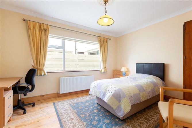 8 Hainault Grove, Foxrock, Dublin
