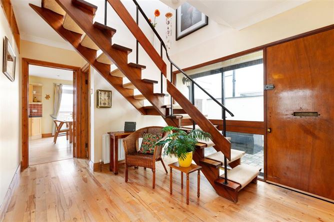 8 Hainault Grove, Foxrock, Dublin