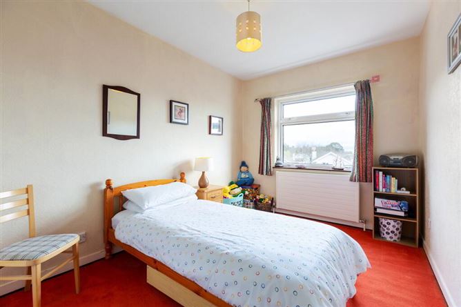 8 Hainault Grove, Foxrock, Dublin