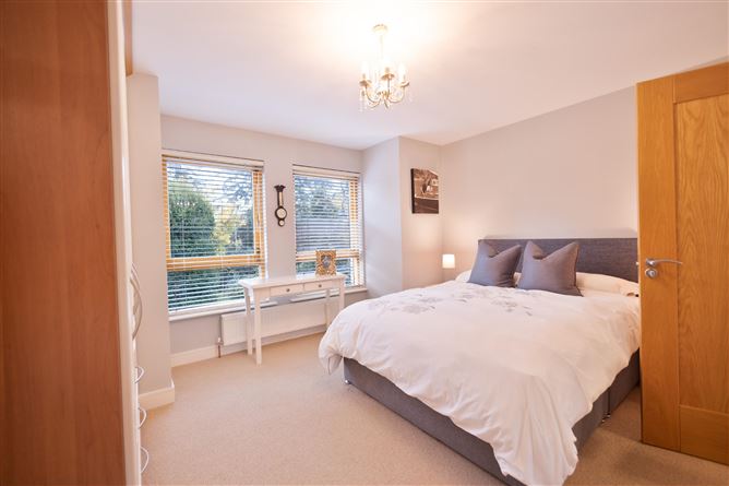 5 Chapelwood Drive, Hollystown, Dublin