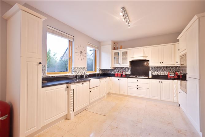 5 Chapelwood Drive, Hollystown, Dublin