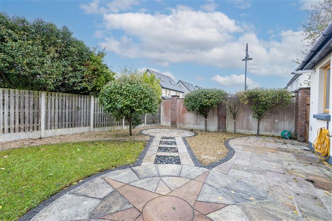 5 Chapelwood Drive, Hollystown, Dublin