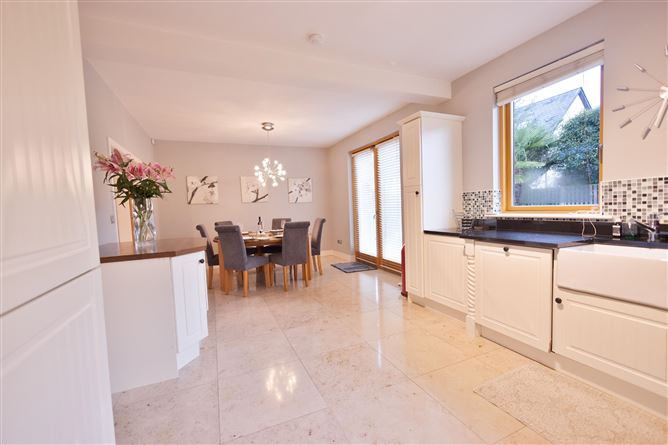 5 Chapelwood Drive, Hollystown, Dublin
