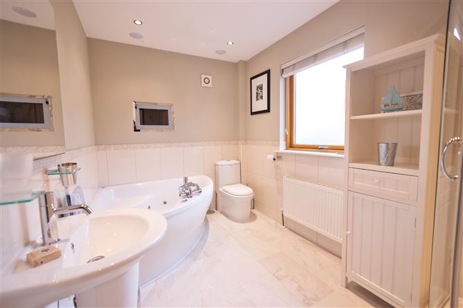 5 Chapelwood Drive, Hollystown, Dublin