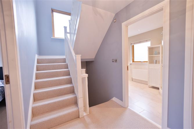 5 Chapelwood Drive, Hollystown, Dublin