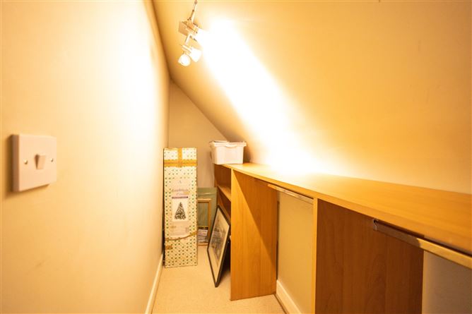 5 Chapelwood Drive, Hollystown, Dublin