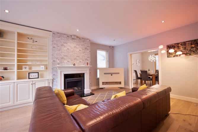 5 Chapelwood Drive, Hollystown, Dublin