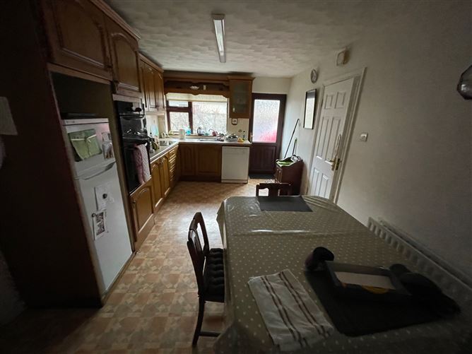 14 Cloonarkin Drive, Oranmore, Galway