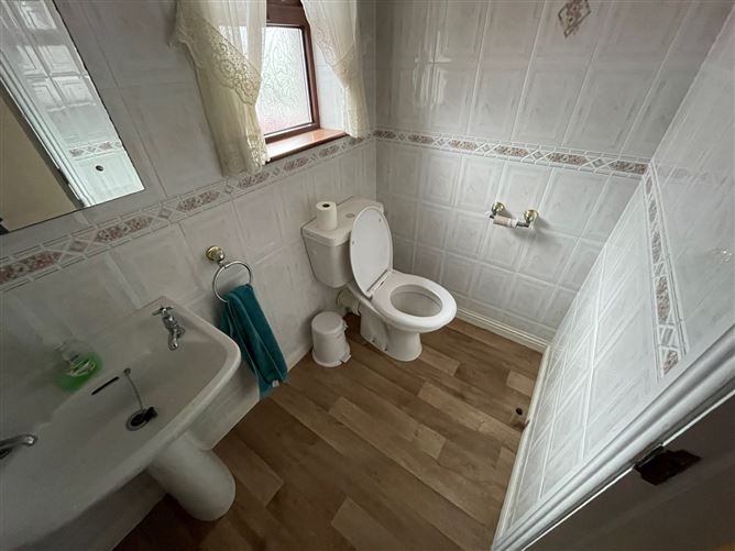 14 Cloonarkin Drive, Oranmore, Galway