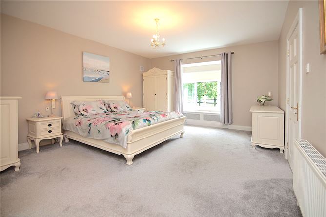 https://photos-a.propertyimages.ie/media/9/3/8/4998839/ca8144e1-3b2a-480e-bab9-e9af036ce3ea_l.jpg