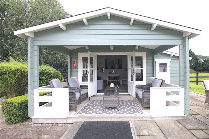 https://photos-a.propertyimages.ie/media/9/3/8/4998839/ca8144e1-3b2a-480e-bab9-e9af036ce3ea_l.jpg