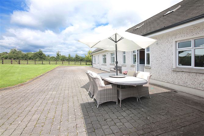 https://photos-a.propertyimages.ie/media/9/3/8/4998839/ca8144e1-3b2a-480e-bab9-e9af036ce3ea_l.jpg