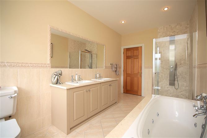https://photos-a.propertyimages.ie/media/9/3/8/4998839/ca8144e1-3b2a-480e-bab9-e9af036ce3ea_l.jpg