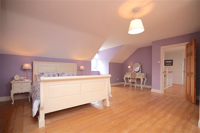 https://photos-a.propertyimages.ie/media/9/3/8/4998839/ca8144e1-3b2a-480e-bab9-e9af036ce3ea_l.jpg