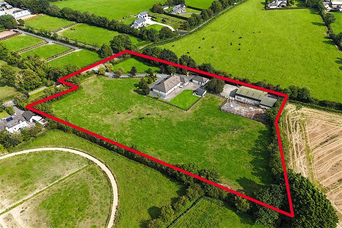 https://photos-a.propertyimages.ie/media/9/3/8/4998839/ca8144e1-3b2a-480e-bab9-e9af036ce3ea_l.jpg