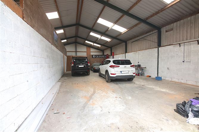 https://photos-a.propertyimages.ie/media/9/3/8/4998839/ca8144e1-3b2a-480e-bab9-e9af036ce3ea_l.jpg
