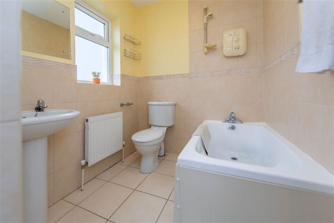 19 Clybaun Court, Clybaun Road, Knocknacarra, Co. Galway