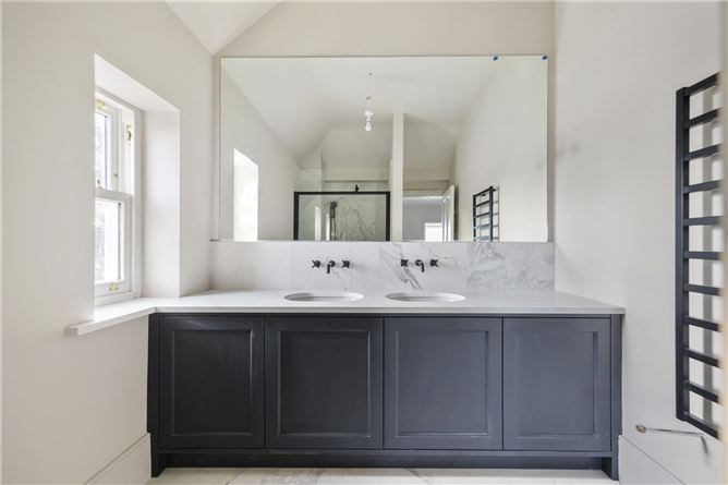 https://photos-a.propertyimages.ie/media/9/3/9/4908939/a48109cc-3ecd-4e2b-9d41-8b10a4978ea6_l.jpg