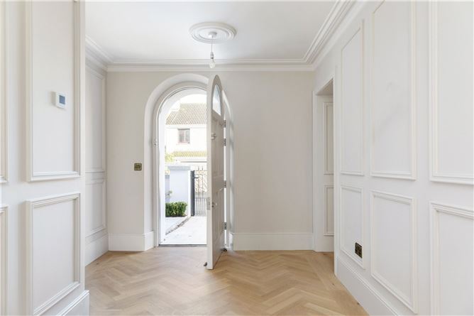 https://photos-a.propertyimages.ie/media/9/3/9/4908939/a48109cc-3ecd-4e2b-9d41-8b10a4978ea6_l.jpg