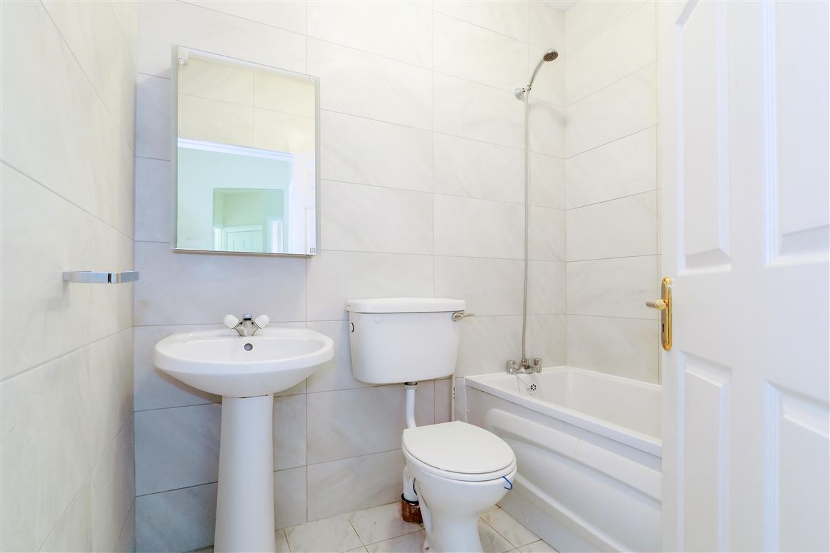 18 Glenmore, College Road, Galway 18 Glenmore, College Road, Galway