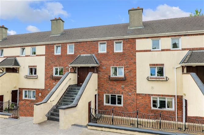 18 Glenmore, College Road, Galway