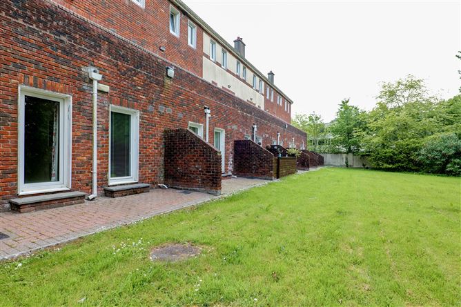 18 Glenmore, College Road, Galway