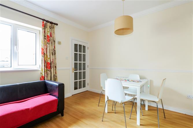 18 Glenmore, College Road, Galway