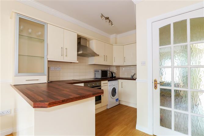 18 Glenmore, College Road, Galway