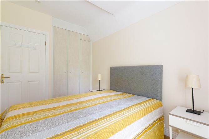 18 Glenmore, College Road, Galway
