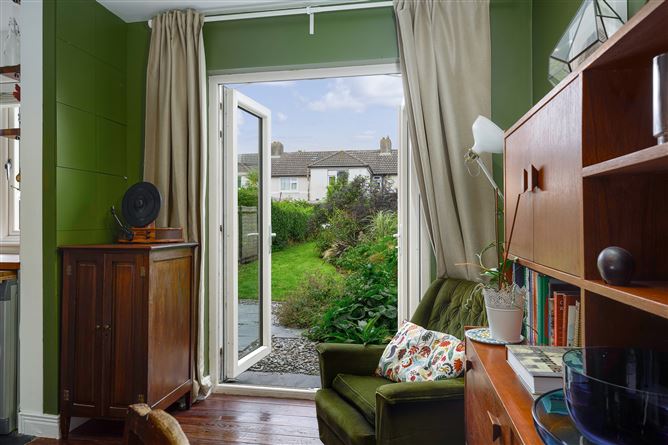 544 Collins Avenue West, Whitehall, Dublin 9